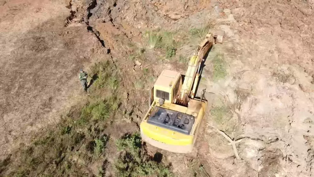 Batalhão Ambiental fecha garimpo ilegal, apreende máquinas e prende quatro pessoas em flagrante